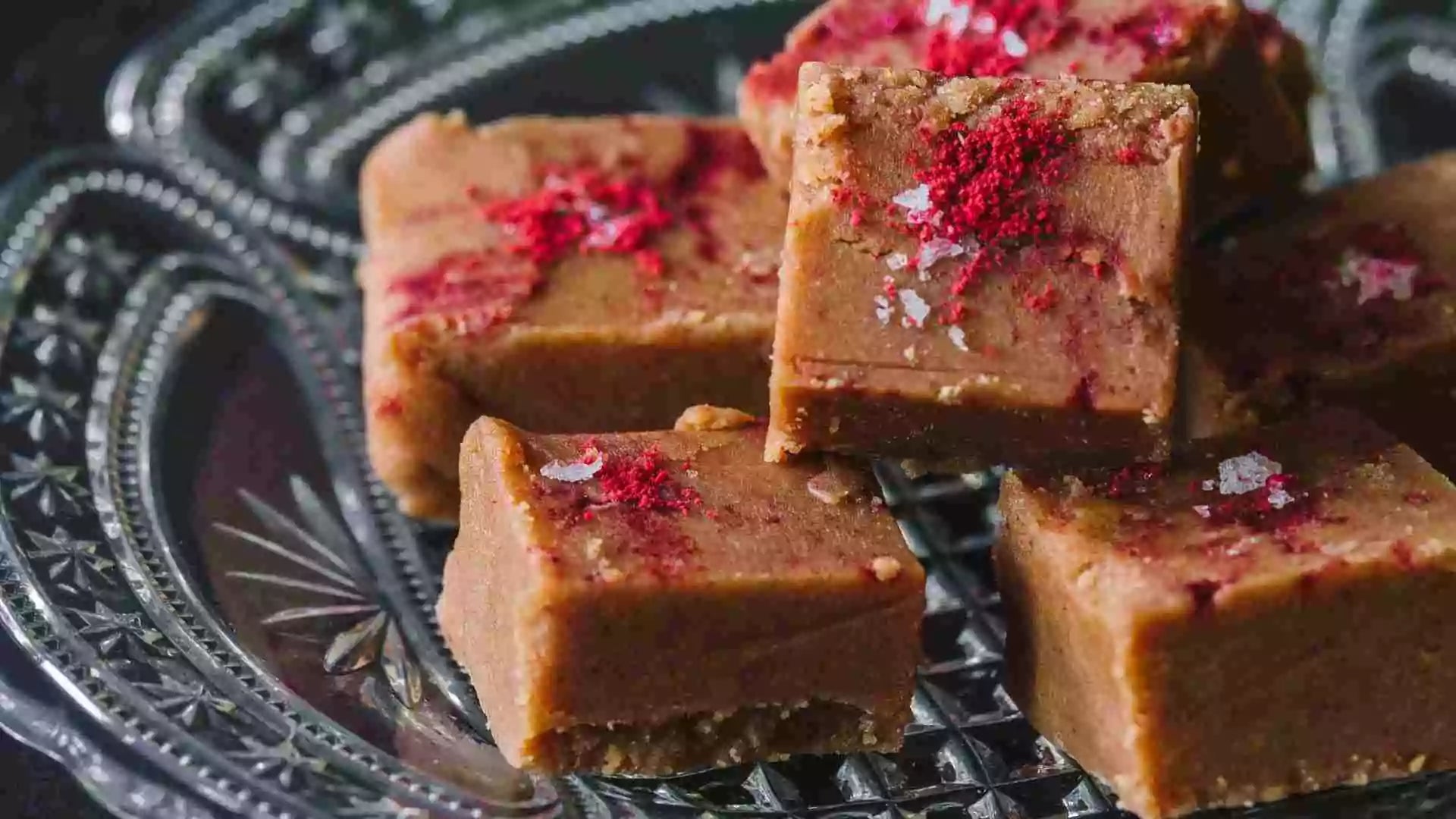 Natural Nordic lingonberry fudge