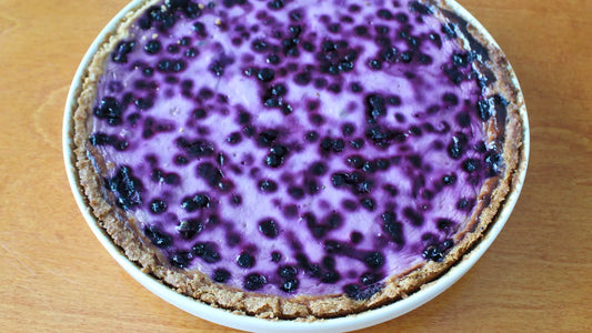 Finnish bilberry yogurt pie - Natural Nordic